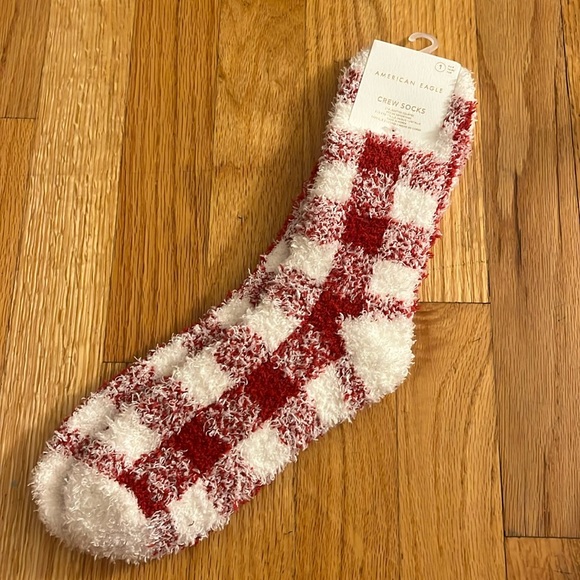 American Eagle Outfitters Other - NWT American Eagle plaid fuzzy crew socks